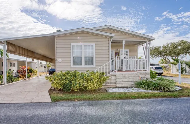 $375,000 | 18675 US Highway 19 North, Unit 138, Clearwater, FL 33764