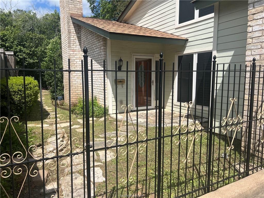 321 East Main Street Brenham, TX 77833 - Photo 2 of 28