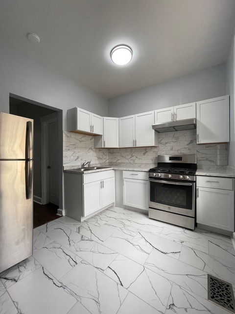 916 West 68th Street, Unit 1W Chicago, IL 60621 - Photo 8 of 15