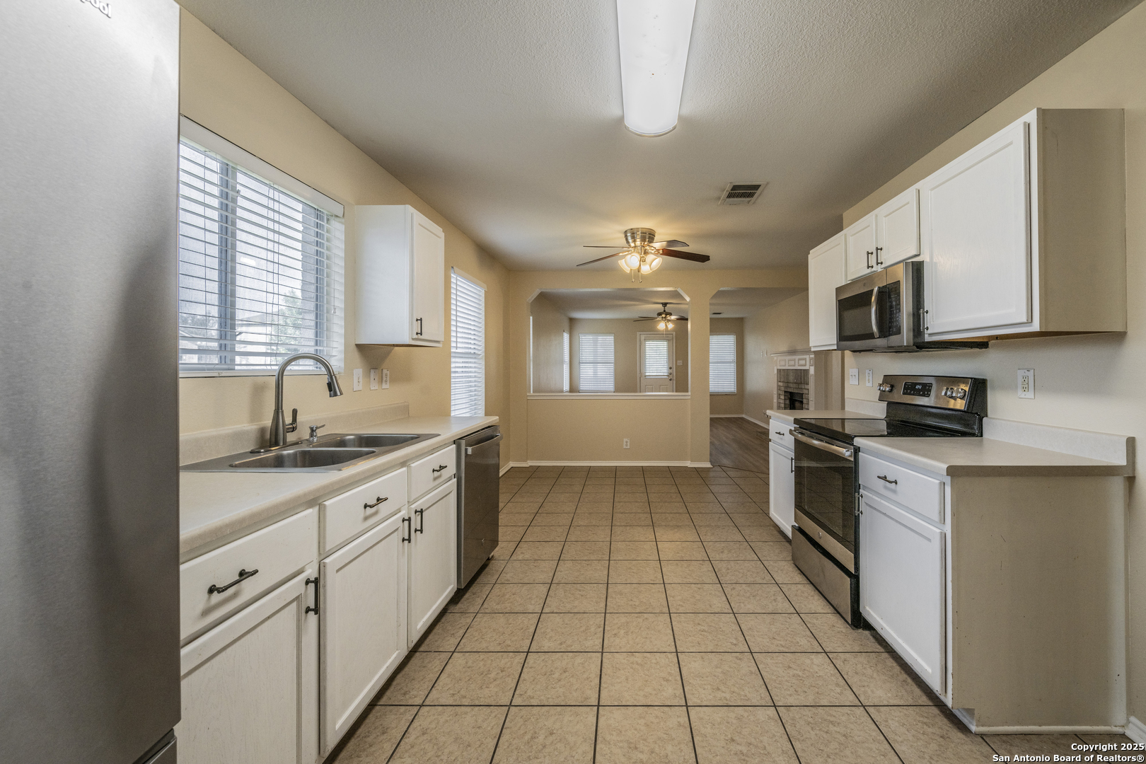 200 Willow Run Cibolo, TX 78108 - Photo 5 of 32