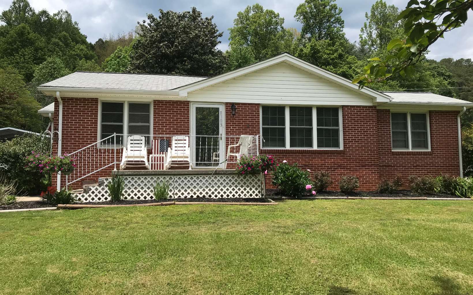 1103 Pleasant Valley Road Murphy, NC 28906 - Photo 1 of 4 Main View
