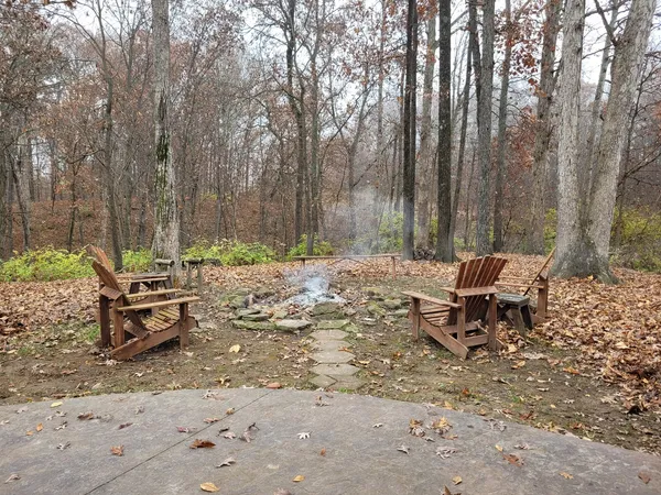 $295,000 | 19650 North Pisque Lane, Woodlawn, IL 62898