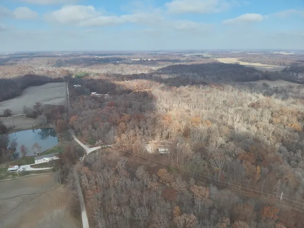 $295,000 | 19650 North Pisque Lane, Woodlawn, IL 62898