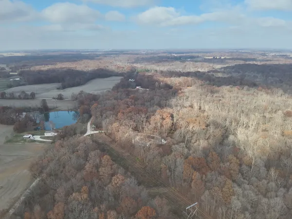 $295,000 | 19650 North Pisque Lane, Woodlawn, IL 62898