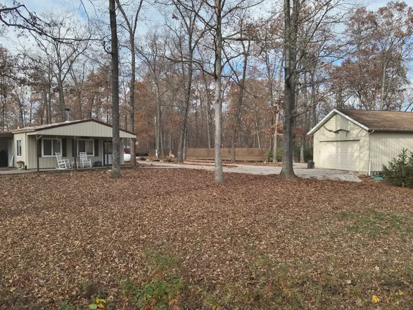 $295,000 | 19650 North Pisque Lane, Woodlawn, IL 62898