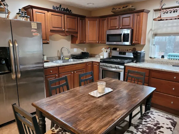 $295,000 | 19650 North Pisque Lane, Woodlawn, IL 62898