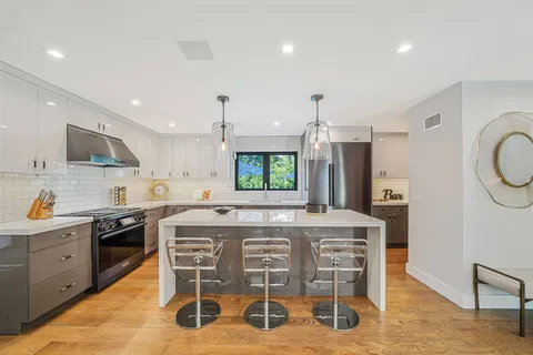 17 Milton Avenue, Sag Harbor, NY 11963