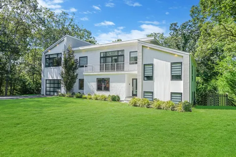 17 Milton Avenue, Sag Harbor, NY 11963