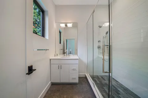 17 Milton Avenue, Sag Harbor, NY 11963