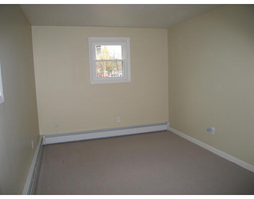 59 Lamont Street Springfield, MA 01119 - Photo 4 of 9
