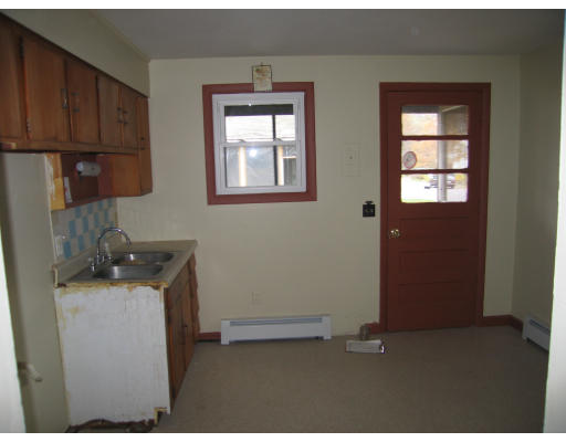 59 Lamont Street Springfield, MA 01119 - Photo 8 of 9