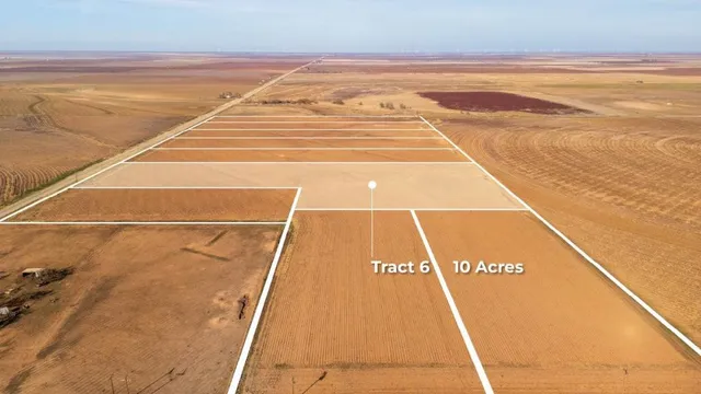 a view of an outdoor space