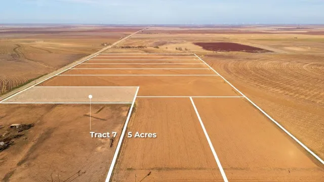 a view of a tennis court