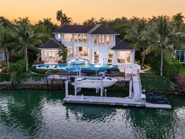 $28,000,000 | 3525 Fort Charles Drive, Naples, FL 34102