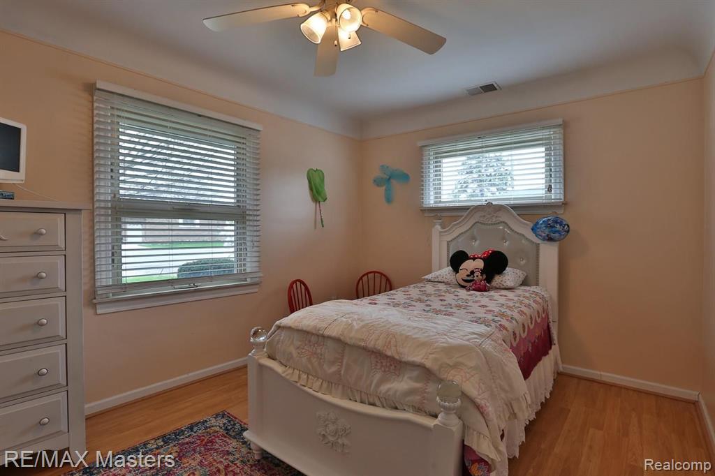 29850 Pointe Drive Gibraltar, MI 48173 - Photo 11 of 20