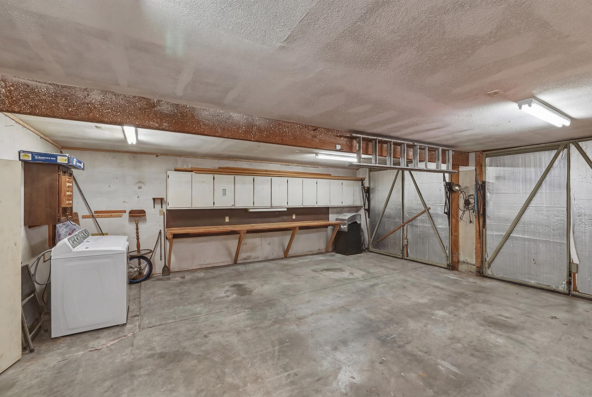 183 West Raven Road Payson, AZ 85541 - Photo 51 of 70 Garage/Laundry