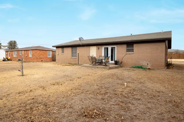 $195,000 | 703 West Stinson Street, Dimmitt, TX 79027