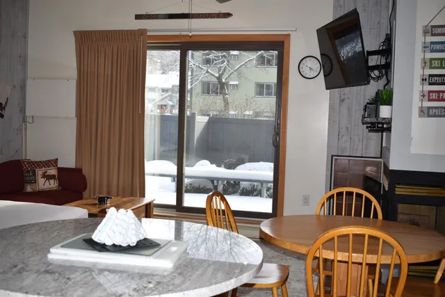 $236,000 | 15 Hakone At Smugglers Notch Resort, Unit 15, Jeffersonville, VT 05464