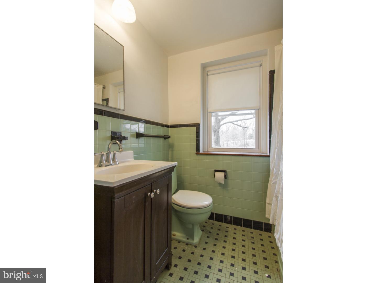 125 Heatherwood Road Havertown, PA 19083 - Photo 13 of 23 Bathroom