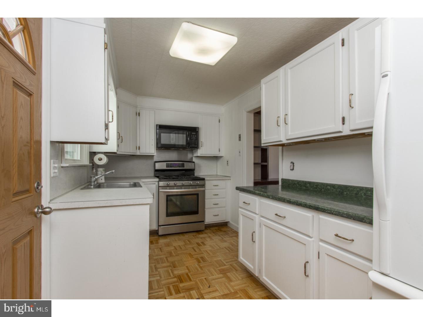 125 Heatherwood Road Havertown, PA 19083 - Photo 8 of 23 Kitchen