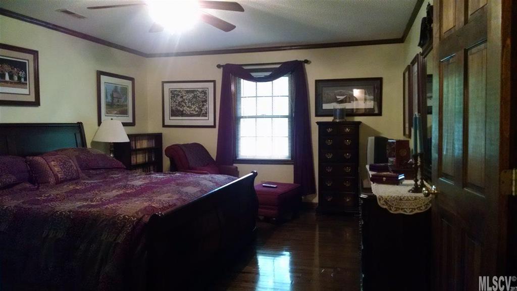140 Spring Street Hudson, NC 28638 - Photo 5 of 25 Gallery Image 5