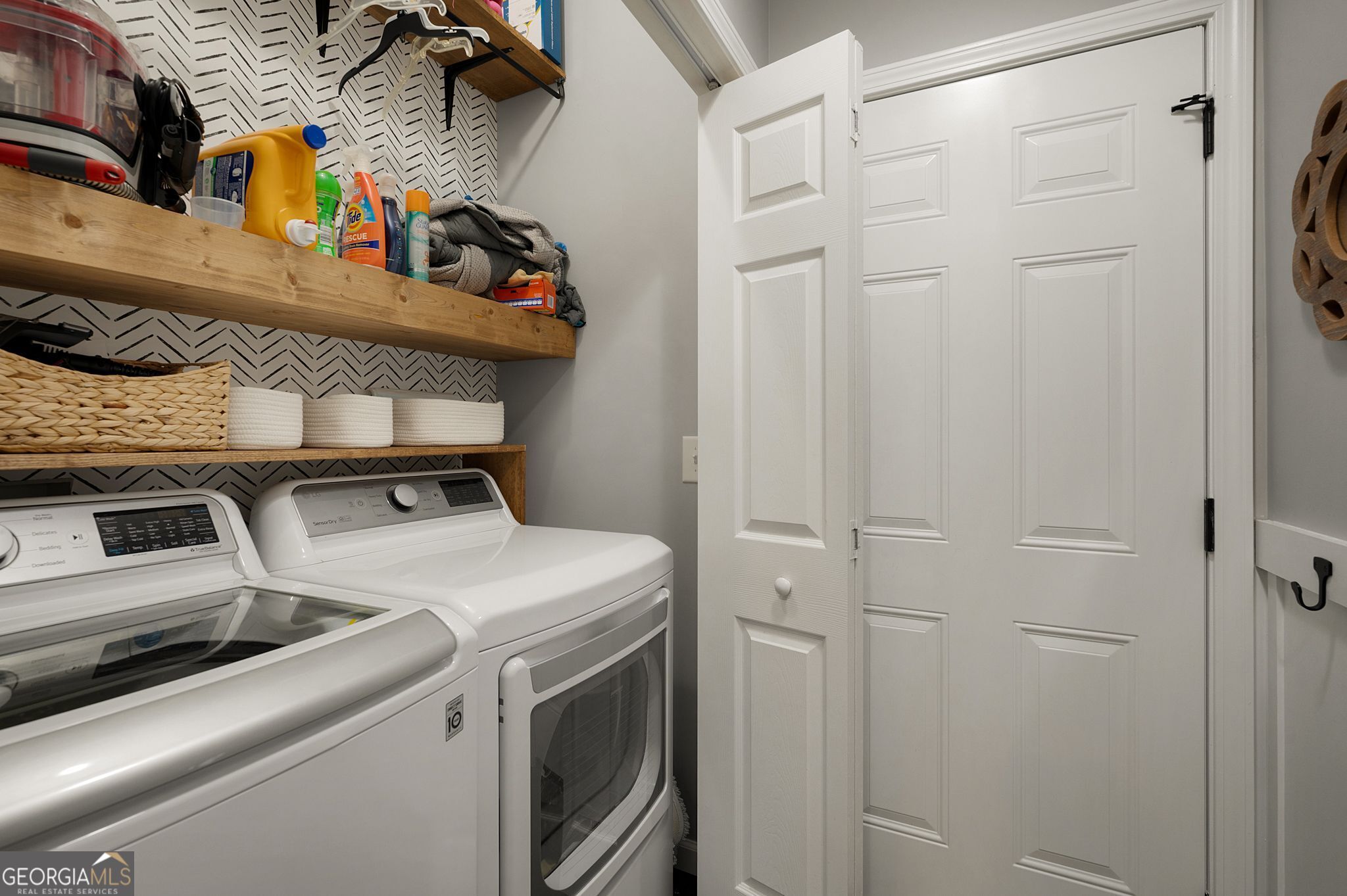 146 Hackney Trail Ellijay, GA 30536 - Photo 15 of 24 a utility room with dryer and washer