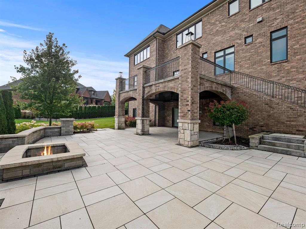 632 Wellington Circle Rochester Hills, MI 48309 - Photo 7 of 40