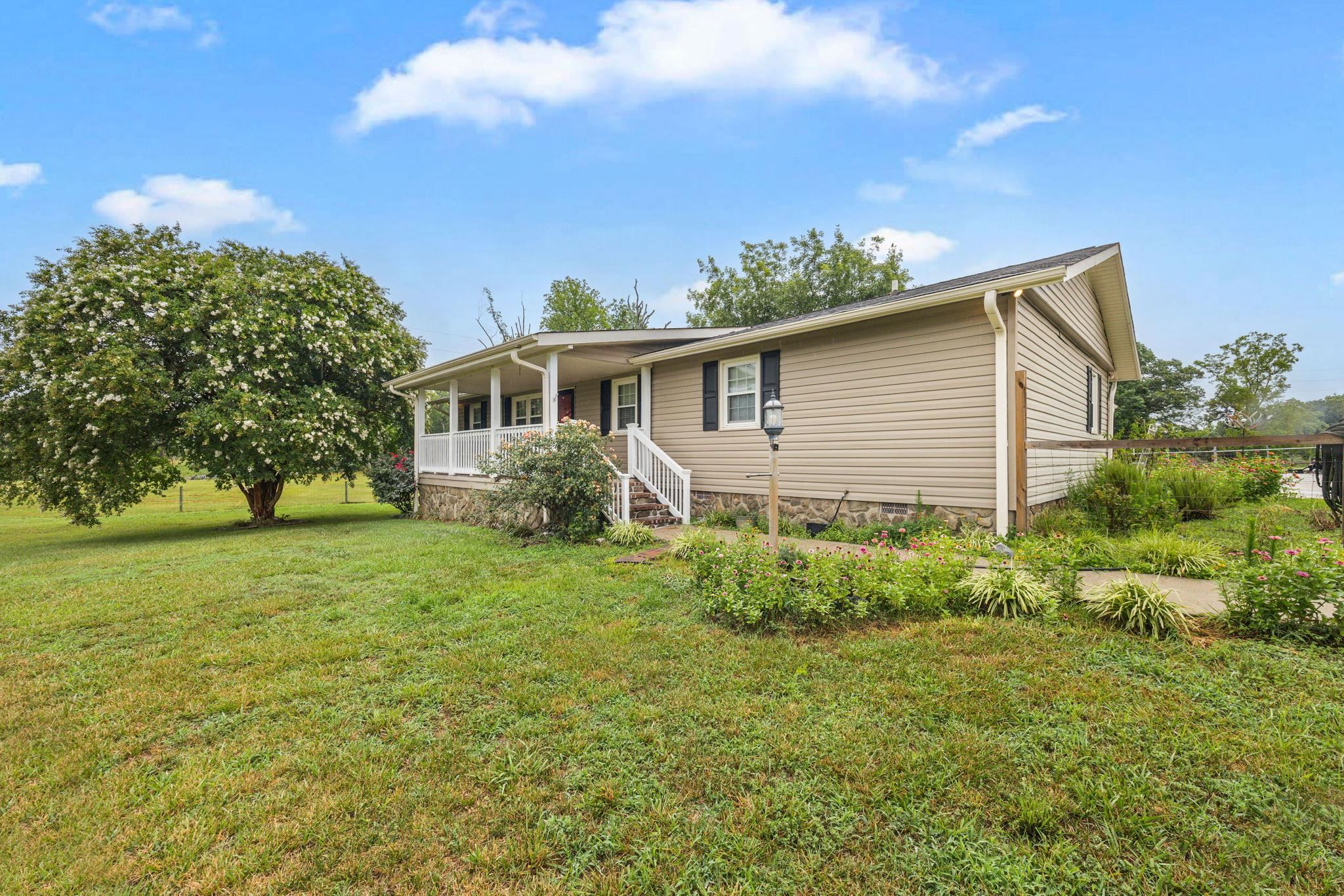 148 Mulberry Road Blacksburg, SC 29702 - Photo 1 of 28