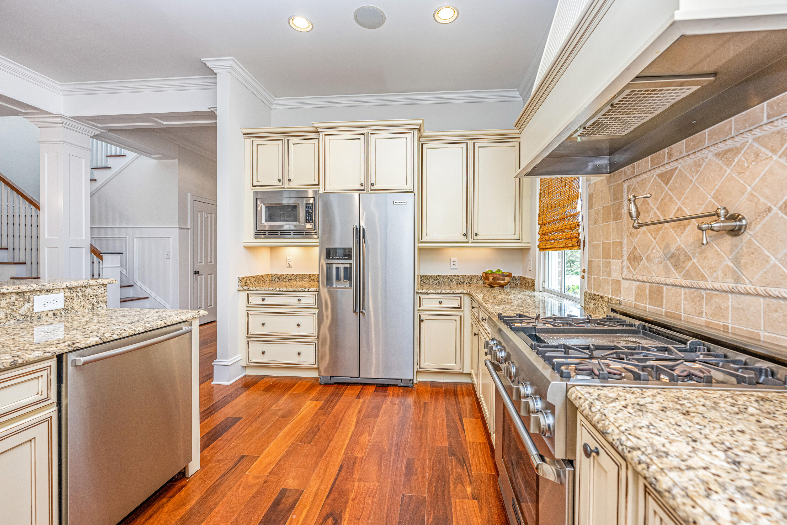 1431 Penshell Place Mount Pleasant, SC 29464 - Photo 9 of 42 Kitchen