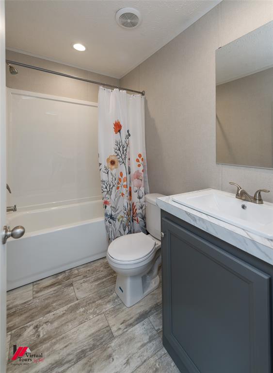 2470 Highway 792 Heflin, LA 71039 - Photo 20 of 25 a bathroom with a sink toilet and shower