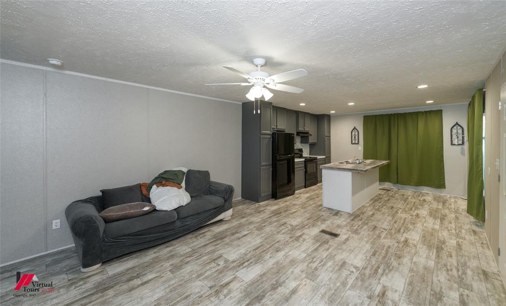 2470 Highway 792 Heflin, LA 71039 - Photo 7 of 25 a living room with furniture