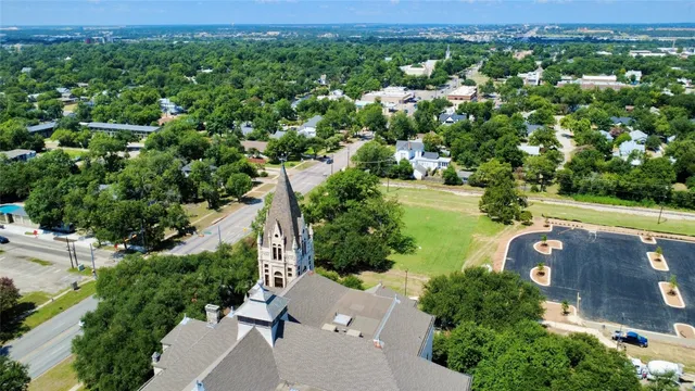 $1,650 | 609 East University Avenue, Unit 201, Georgetown, TX 78626