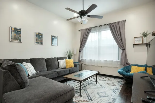 $1,650 | 609 East University Avenue, Unit 201, Georgetown, TX 78626