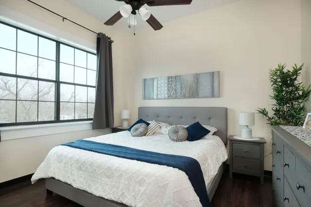 $1,650 | 609 East University Avenue, Unit 201, Georgetown, TX 78626