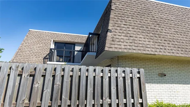 $289,000 | 8204 Southwest 23rd Street, Unit D, North Lauderdale, FL 33068