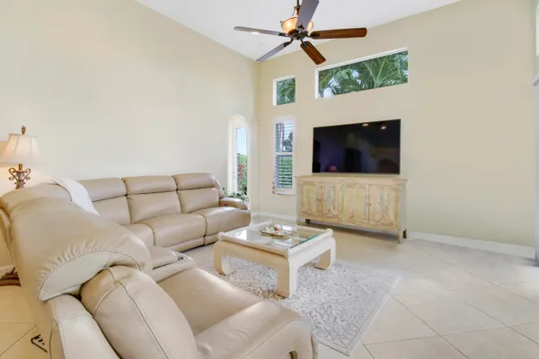 $1,350,000 | 660 Southwest Yacht Basin Way, Stuart, FL 34997