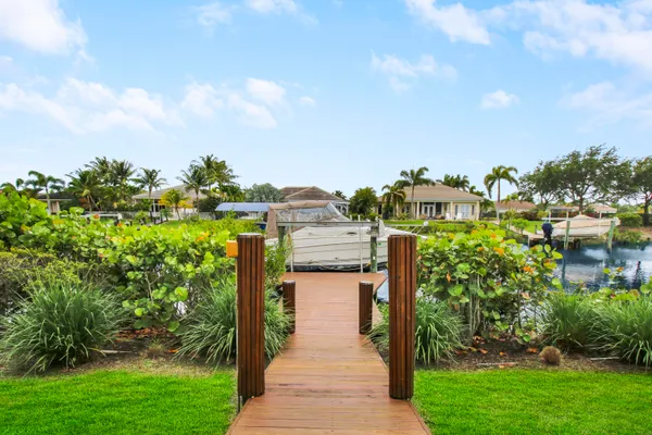 $1,350,000 | 660 Southwest Yacht Basin Way, Stuart, FL 34997