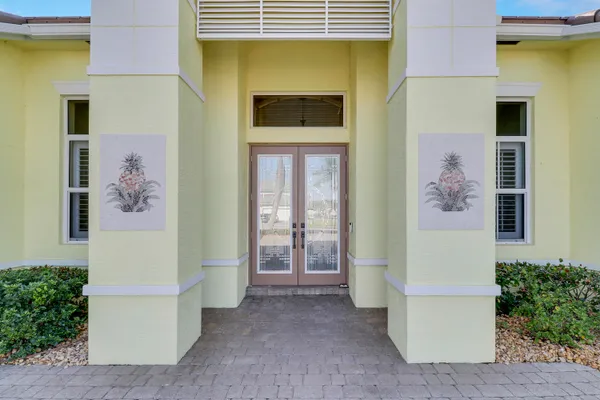 $1,350,000 | 660 Southwest Yacht Basin Way, Stuart, FL 34997