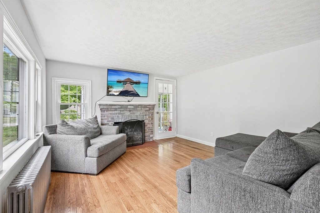 18 Carleton Road Leicester, MA 01542 - Photo 12 of 37