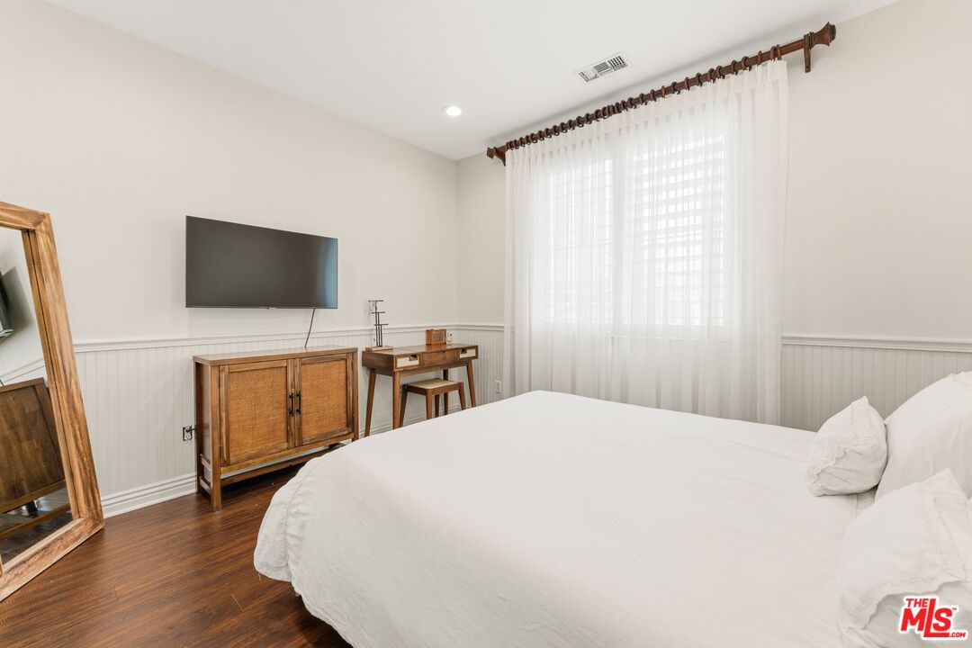 11564 Apulia Court Porter Ranch, CA 91326 - Photo 34 of 52