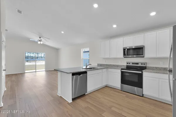 $369,900 | 6906 Myrtle Oak Road, Jacksonville, FL 32219