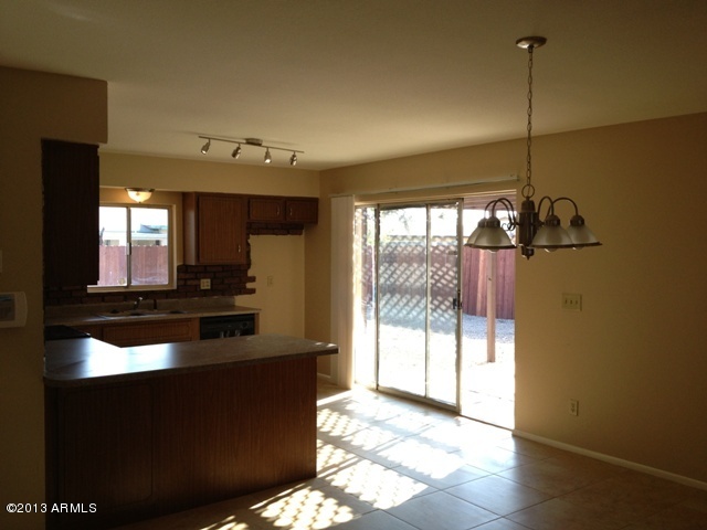 7955 West Montecito Avenue Phoenix, AZ 85033 - Photo 12 of 36 Picture 412