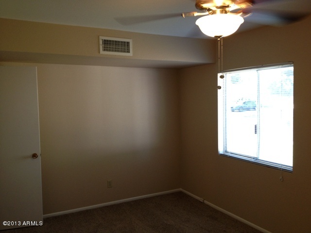 7955 West Montecito Avenue Phoenix, AZ 85033 - Photo 17 of 36 Picture 398