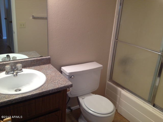 7955 West Montecito Avenue Phoenix, AZ 85033 - Photo 23 of 36 Picture 405