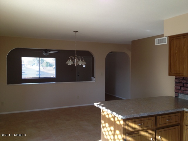 7955 West Montecito Avenue Phoenix, AZ 85033 - Photo 4 of 36 Picture 423