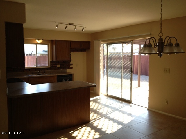 7955 West Montecito Avenue Phoenix, AZ 85033 - Photo 9 of 36 Picture 417