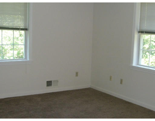18 Blodgett Road Holland, MA 01521 - Photo 6 of 13 an empty room with a window