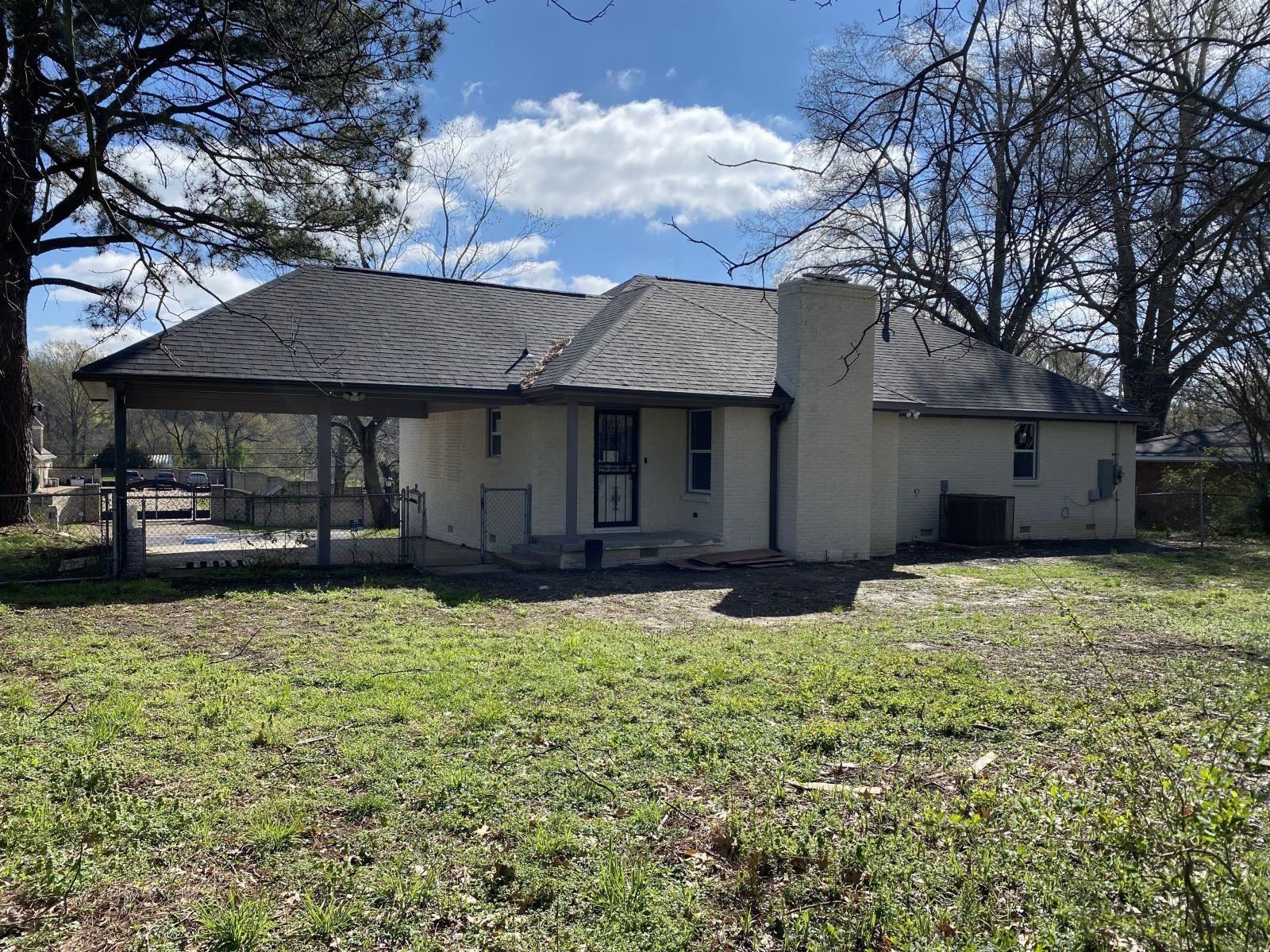 5089 Horn Lake Road Memphis, TN 38109 - Photo 22 of 23 a house view with a seating space