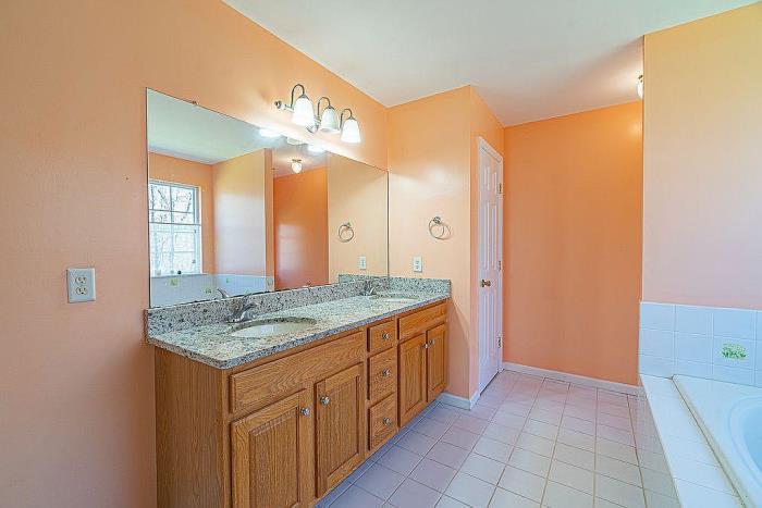 8 Champlain Road Monmouth Junction, NJ 08852 - Photo 17 of 34