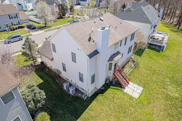 8 Champlain Road Monmouth Junction, NJ 08852 - Photo 3 of 34